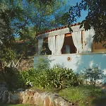 Kaliva 1 Dağ Manzaralı Taş Ev